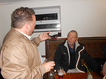 At Smugglers, the well travelled Simon of Kingsway fame sought an audience with the Chairman.